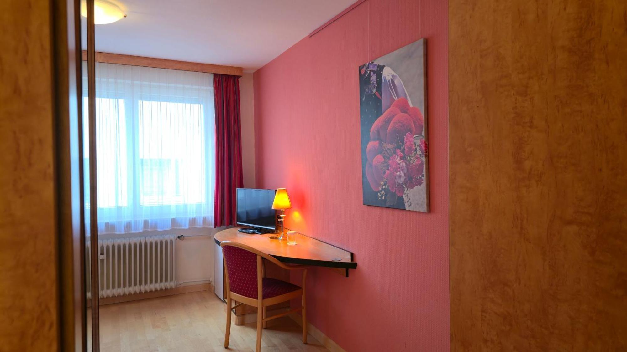 Boardinghouse Sonne Hotel Offenburg Kamer foto