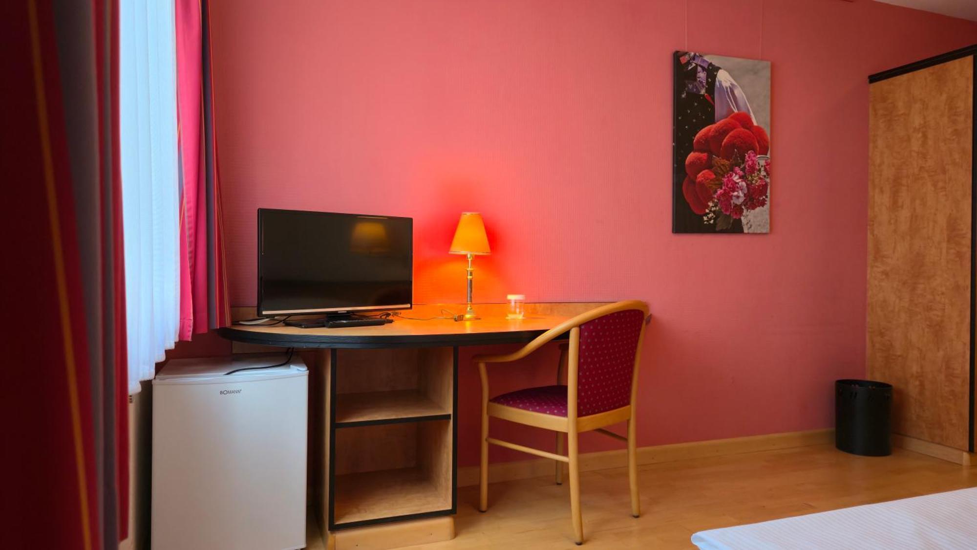 Boardinghouse Sonne Hotel Offenburg Kamer foto